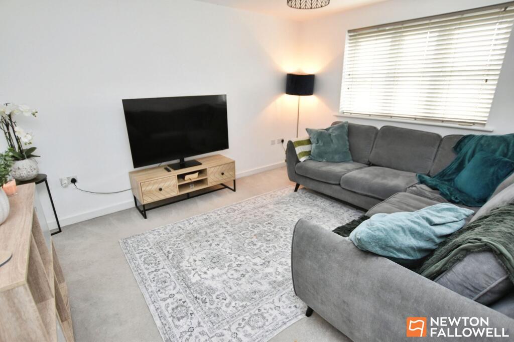 Buzzard Way, East Leake, LE12 photo 4