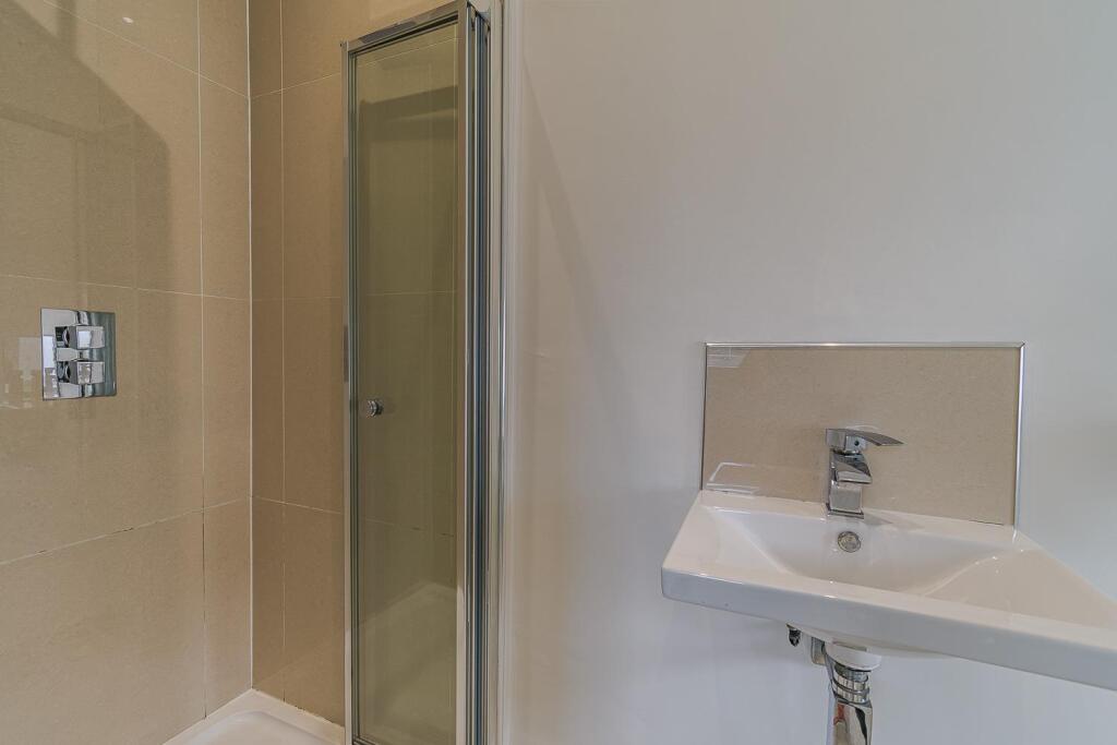 Apartment in Barry, The Knap - More