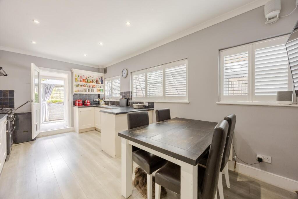 House in Southend-on-Sea - View 3