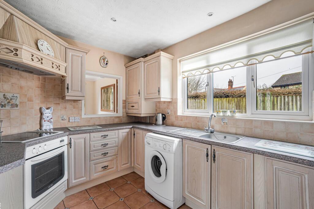 Rawlings Close, South Marston, SN3 photo 2