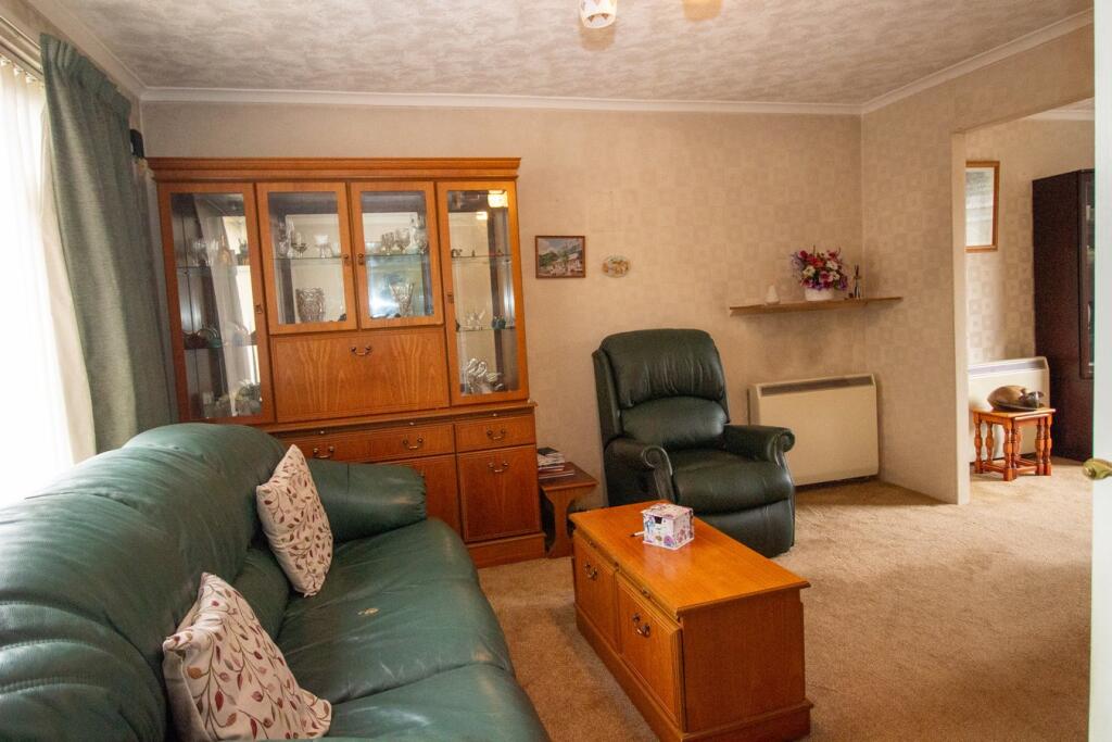 Lougher Place, St Athan, Barry, CF62 photo 4