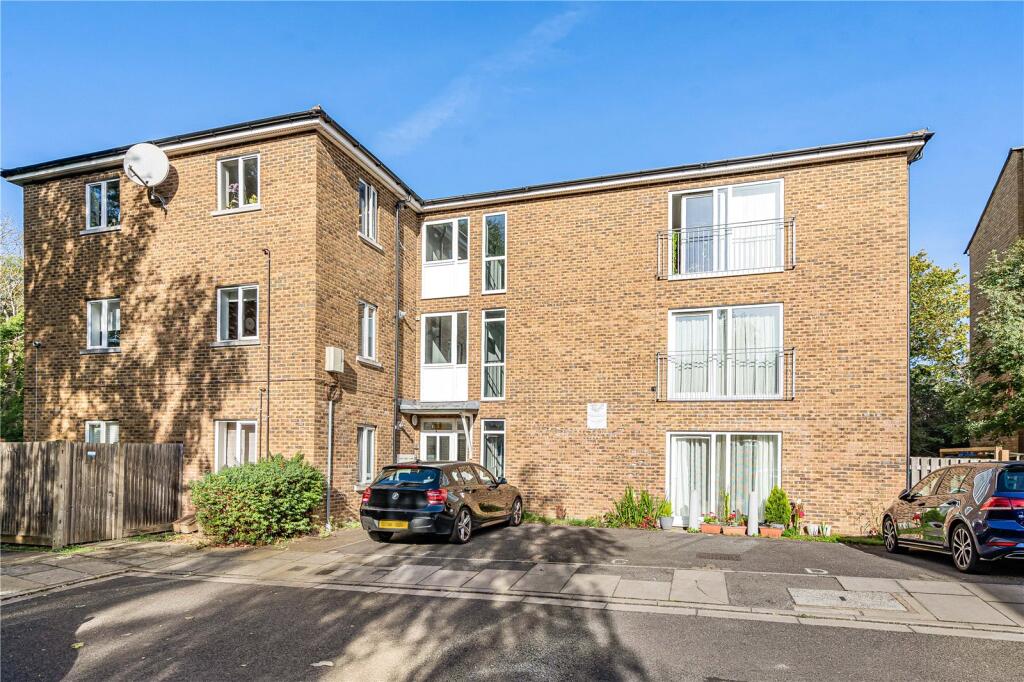 2-bed flat on Corfe Close, Whitton, Hounslow, TW4, £300,000