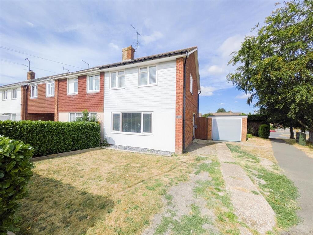 Main image of property: Queens Approach, Uckfield, TN22 1RU
