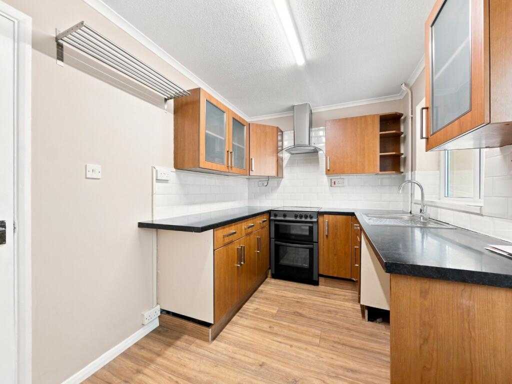 House in Cardiff, St Mellons, Trowbridge - View 5