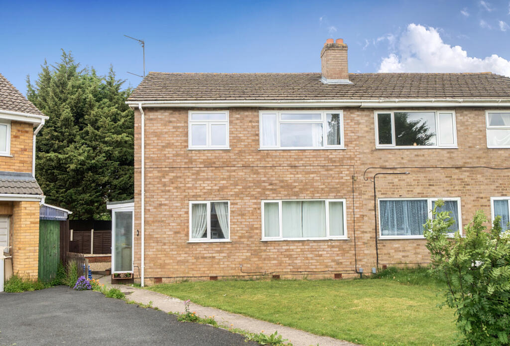 Main image of property: Pinemount Road, Hucclecote, Gloucester, Gloucestershire, GL3