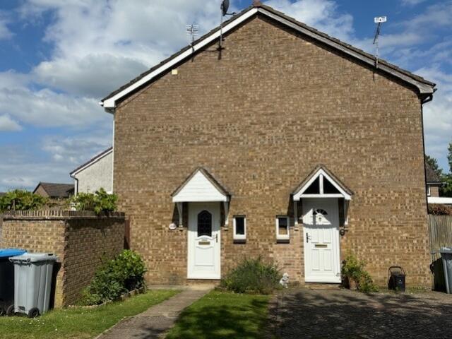 Main image of property: 46 Bracken Close, Carterton