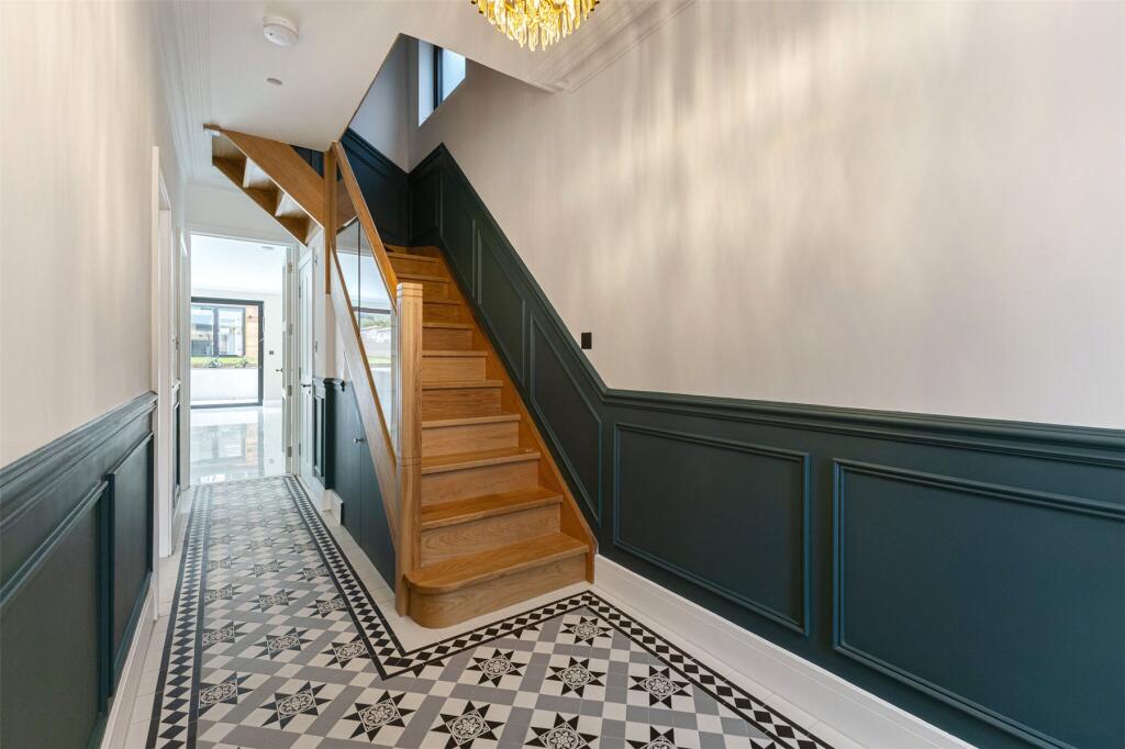 House in Twickenham - View 4
