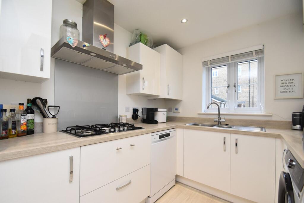 Gardener Crescent, Fenstanton, PE28 photo 4
