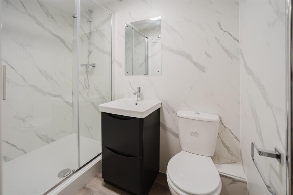 Apartment in Coventry - More