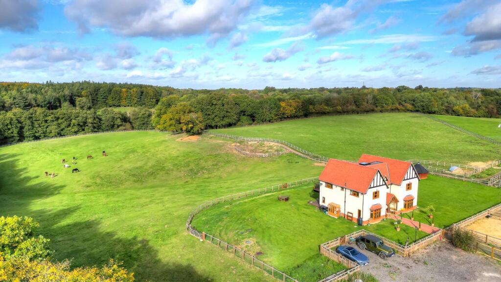 4-bed detached on Sandpit Lane, Brentwood, CM14, £2,500,000