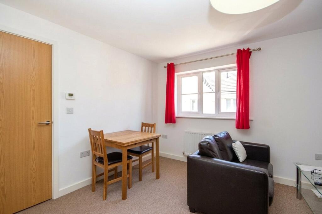 Apartment in Bristol, Harry Stoke - View 5