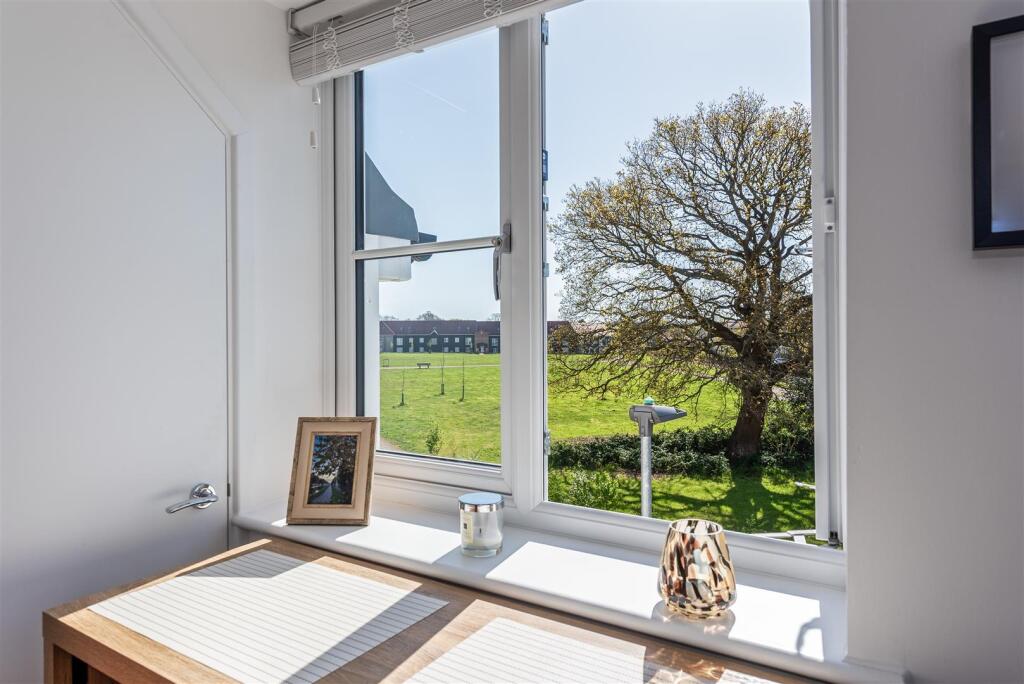 Apartment in Brighton - More