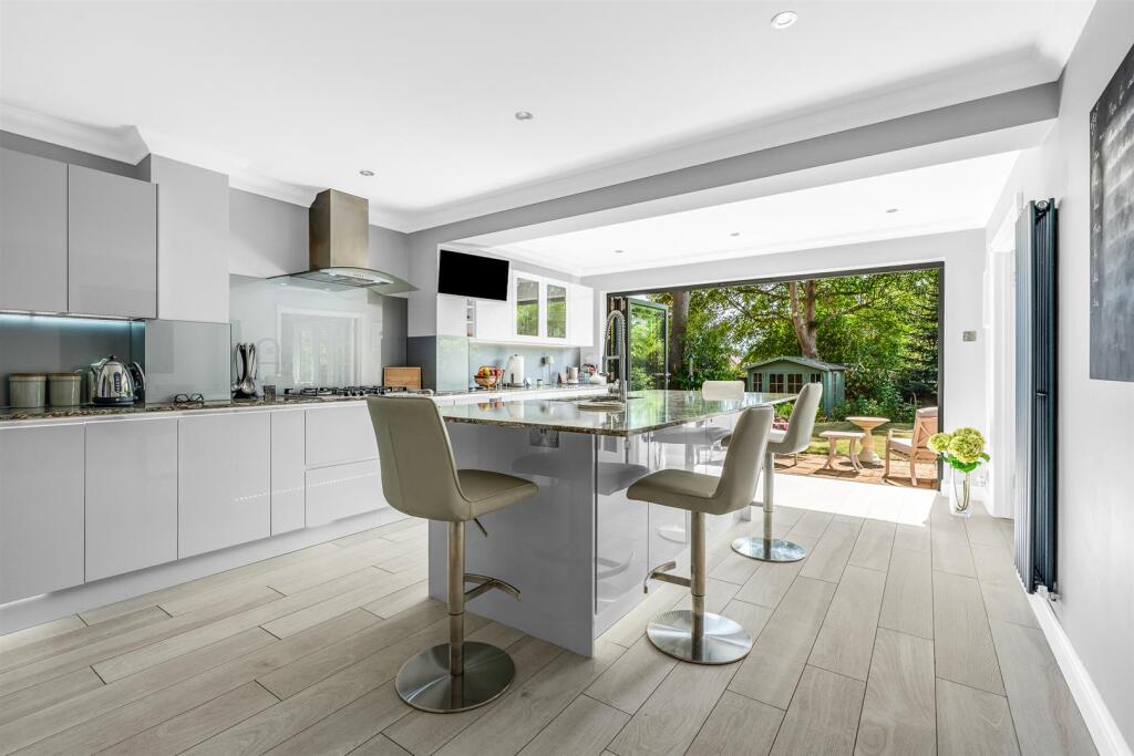 House in Welwyn Hatfield, Welwyn - More