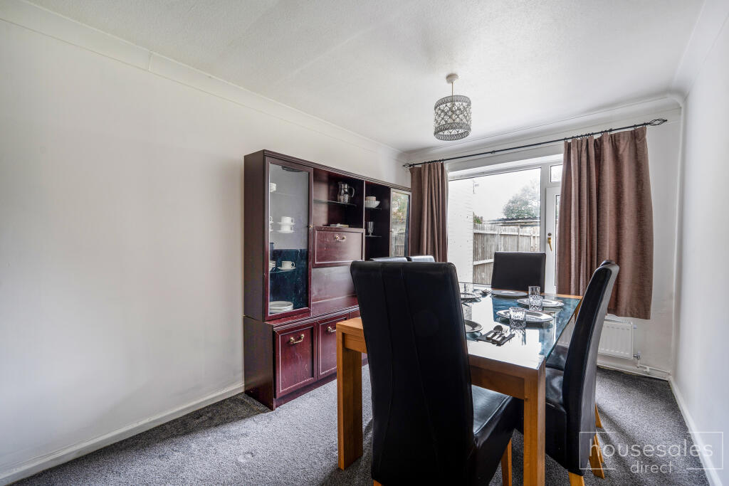 House in Bradford, Steeton with Eastburn - More
