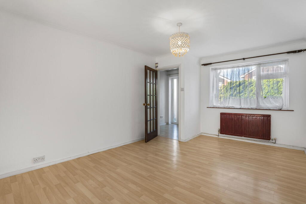 House in Gloucester - View 4