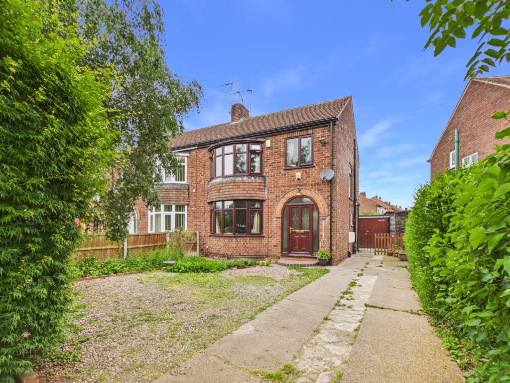 3-bed semi-detached on Breedon Avenue, Littleover, £250,000