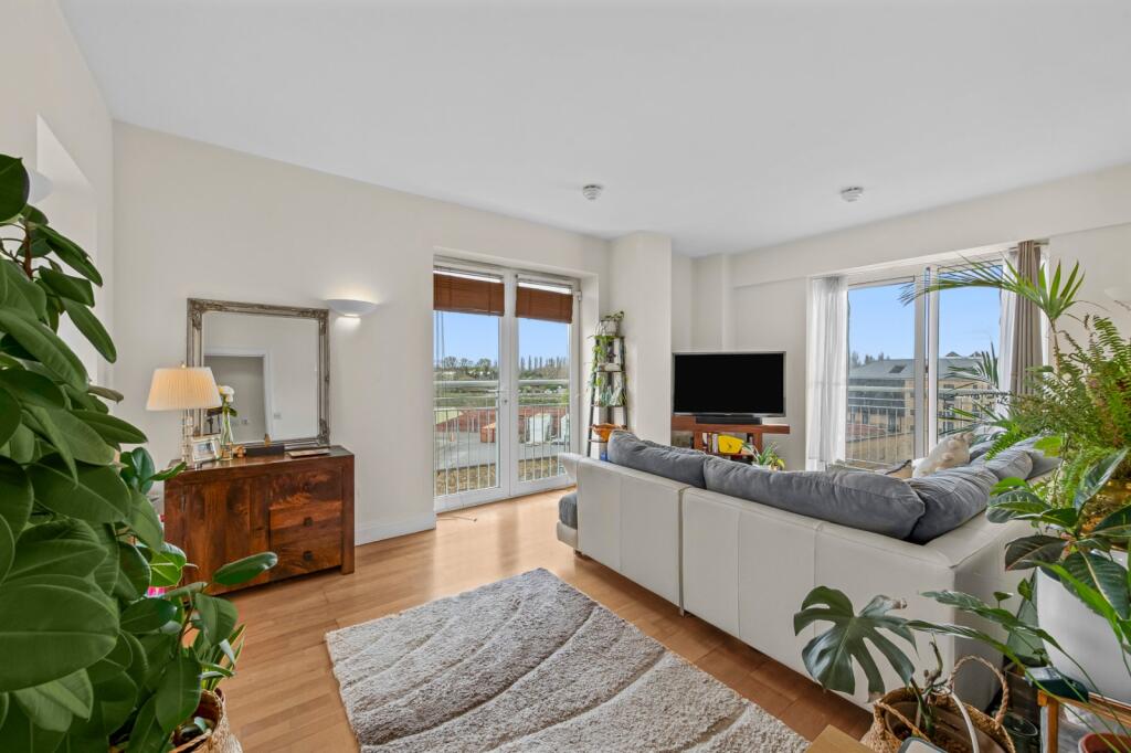 Main image of property: Mortlake High Street,
Mortlake, SW14