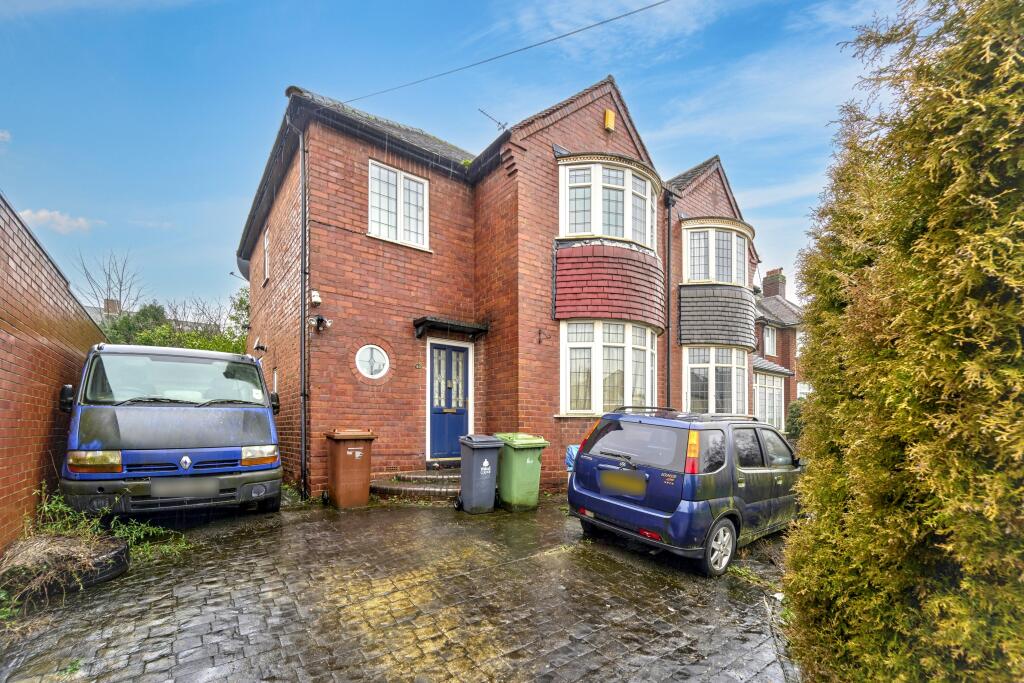 Main image of property: 44 Daw End Lane, Walsall, WS4 1JR