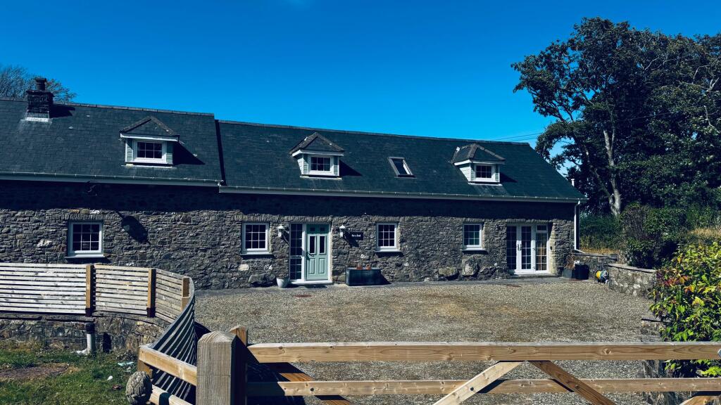 House in Swansea, Llangrannog - View 2