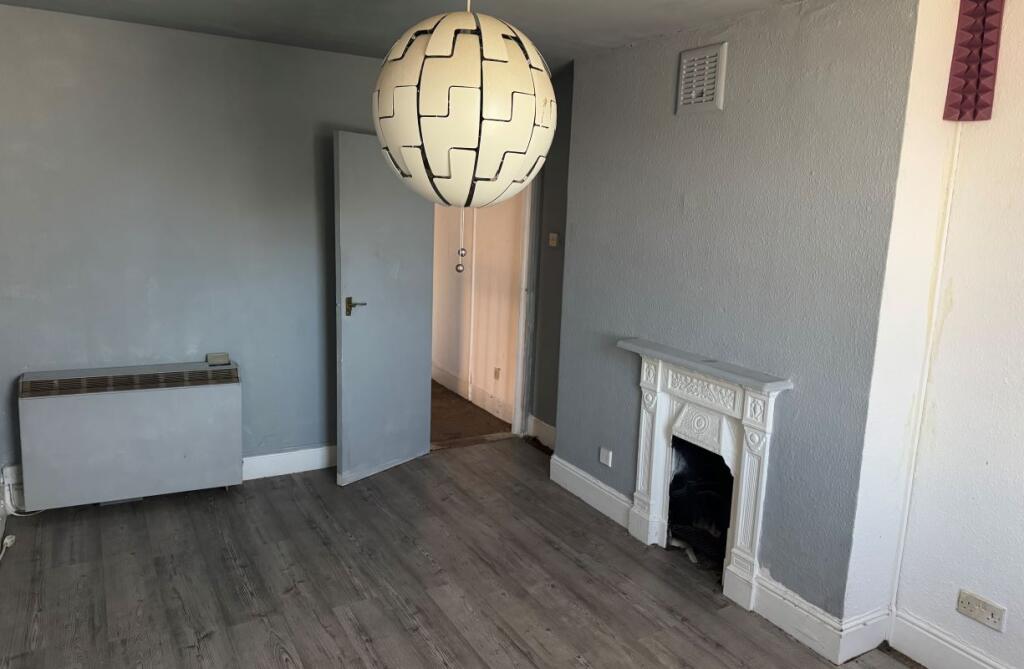 Apartment in Portsmouth, North End - View 2