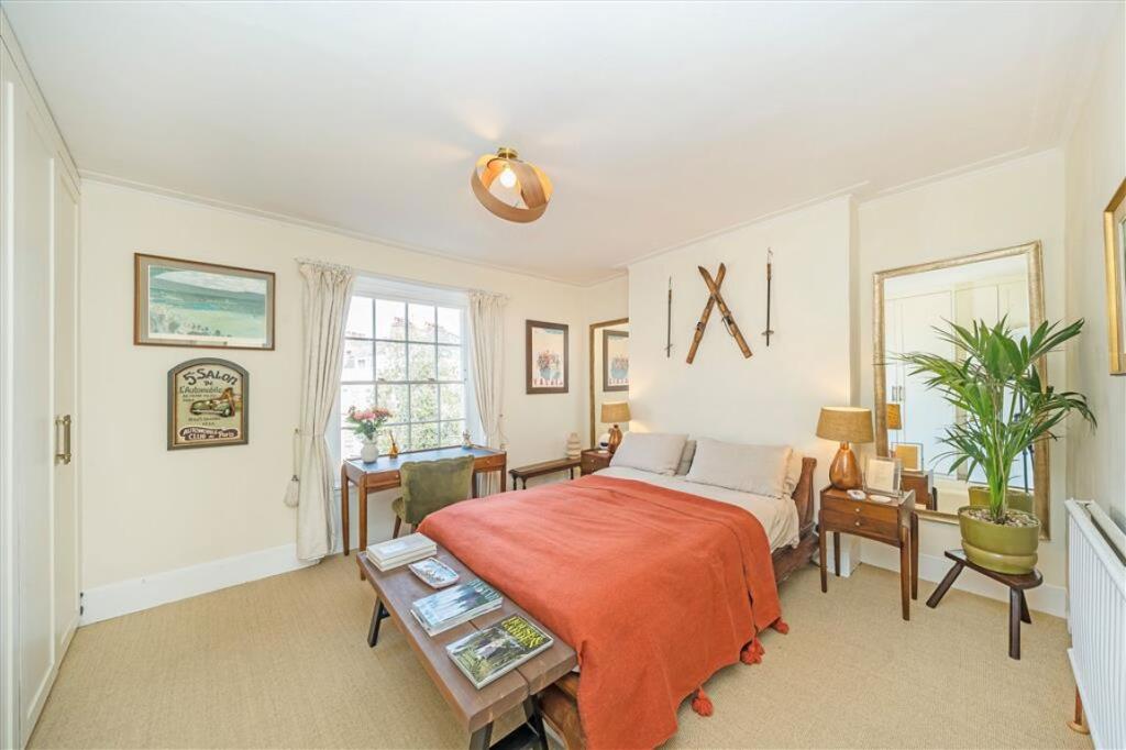 Apartment in London - More