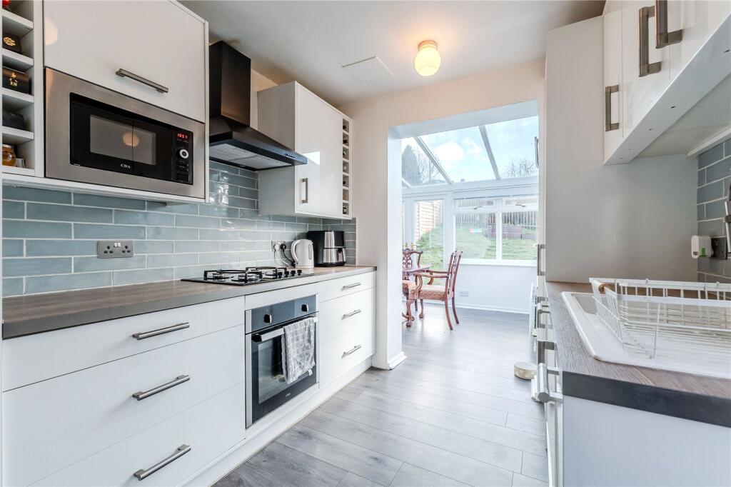 Woodnook Drive, Cookridge, Leeds photo 4