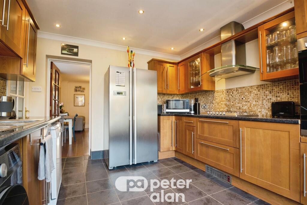 House in Newport - View 3