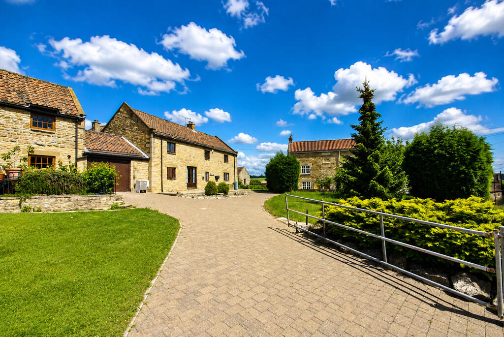 Main image of property: CENTRE FARM, DONCASTER ROAD, BARNBROUGH