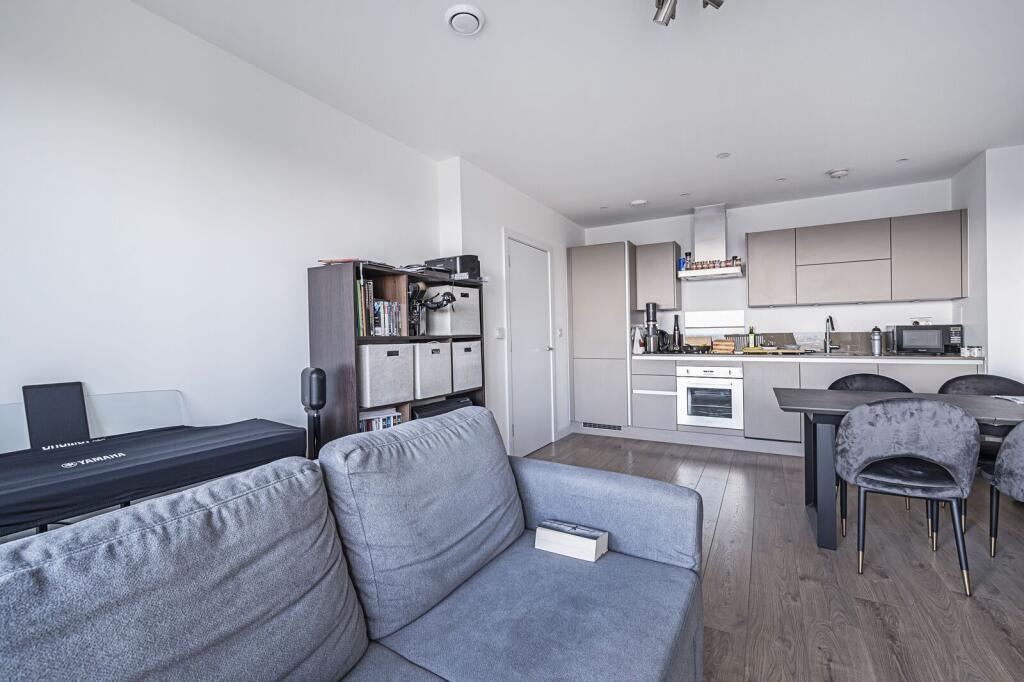 Apartment in London - More