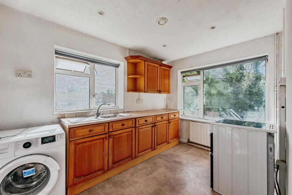 Apartment in Redhill, Salfords and Sidlow - View 4