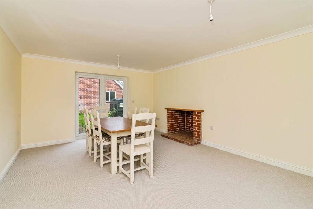 Church Road, Earsham, Bungay photo 4