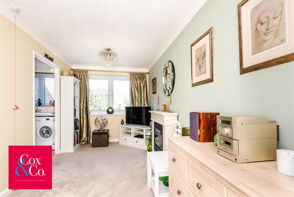 Apartment in Hove, West Blatchington - View 4