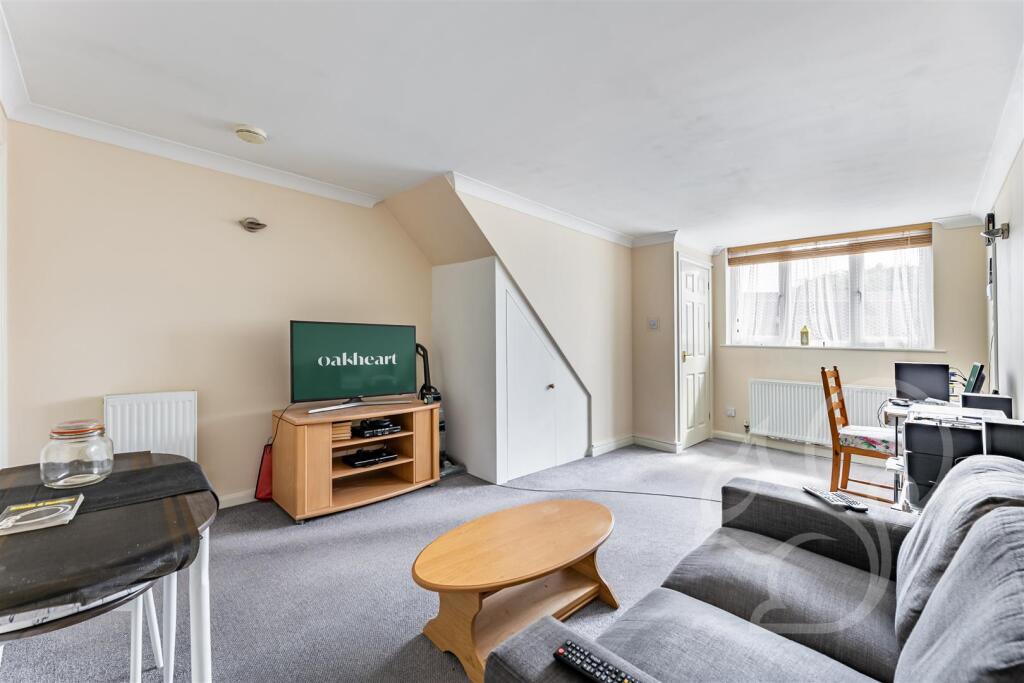 4, Akersloot Place, West Mersea photo 3