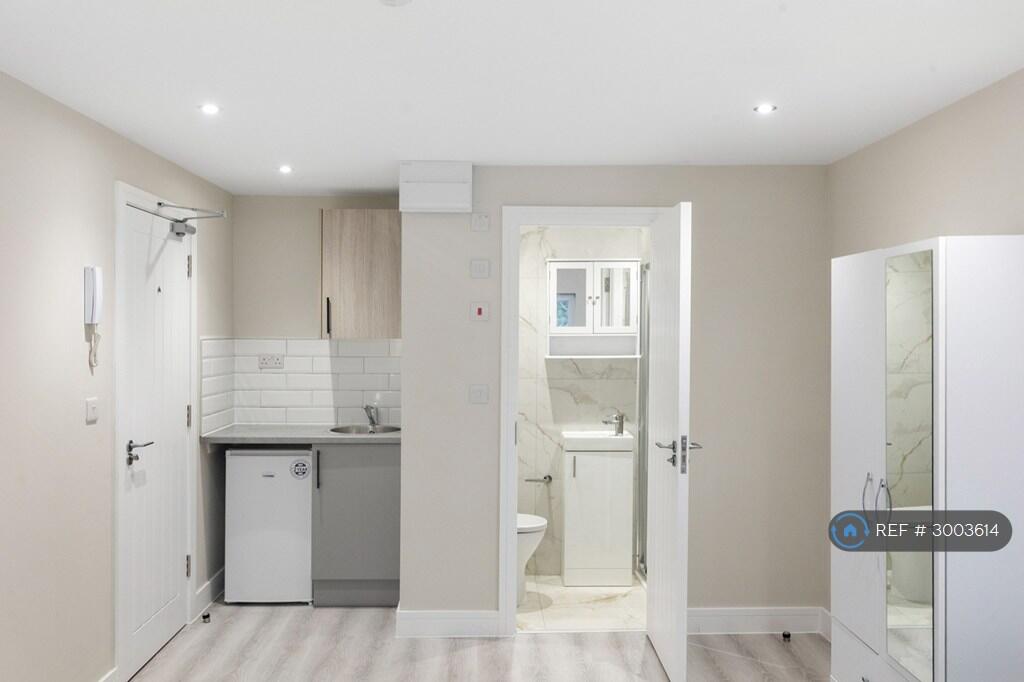 Apartment in London, Northumberland Heath - View 4