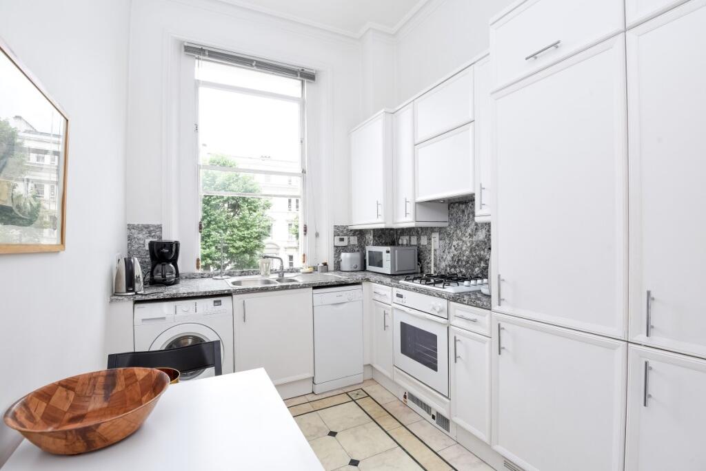 Apartment in London - View 5