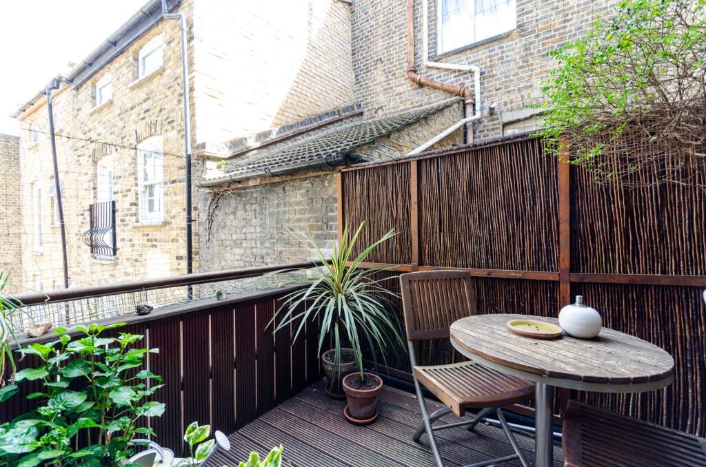 Apartment in London - View 4