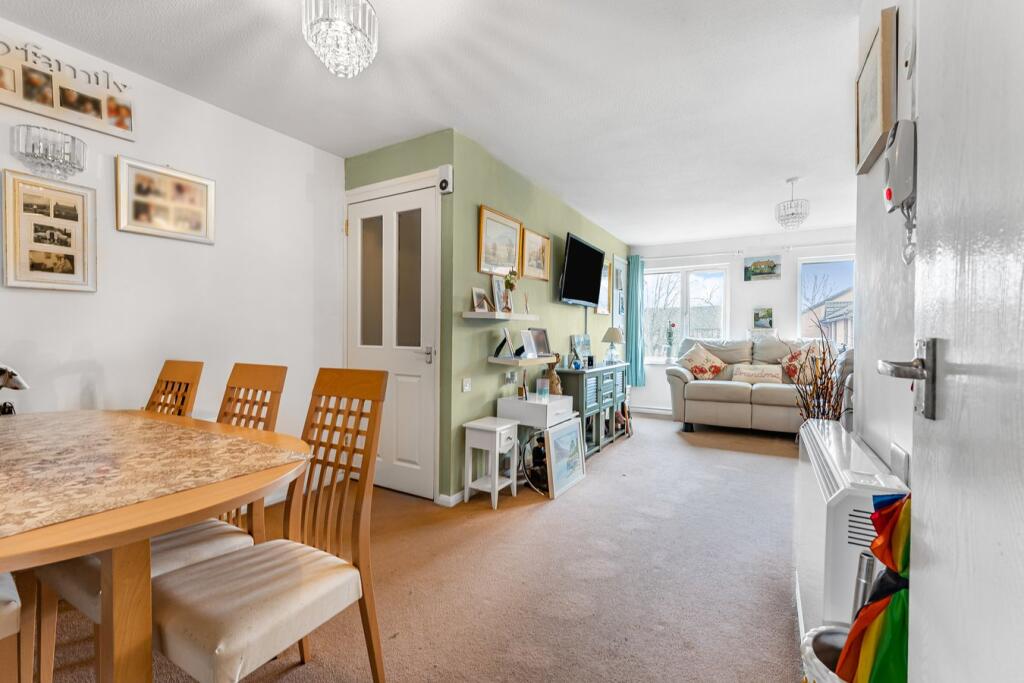 Berryscroft Road, Staines-upon-Thames, TW18 photo 3
