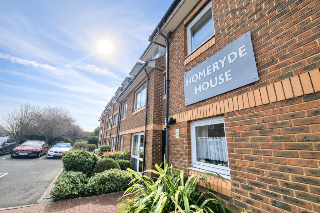 Main image of property: High Street, Lee-On-The-Solent