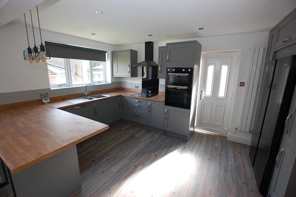 House in Tameside, Greater Manchester - View 3