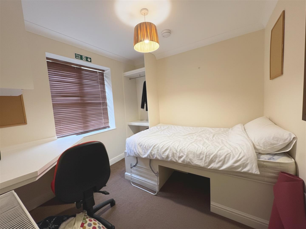 House in York - View 5
