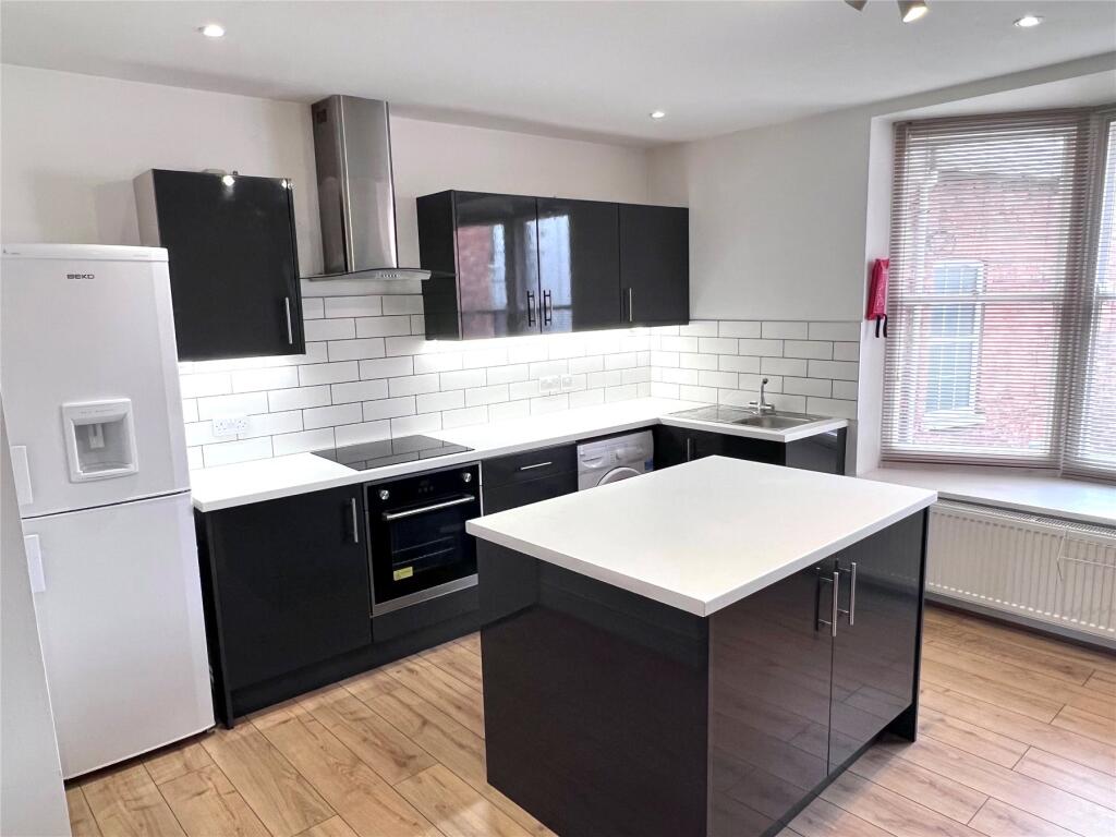 Main image of property: Flat 1, 48 Silver Street, Lincoln, Lincolnshire, LN2