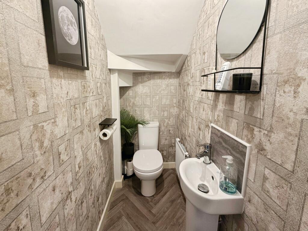 House in Chesterfield, Grassmoor, Hasland and Winswick - More