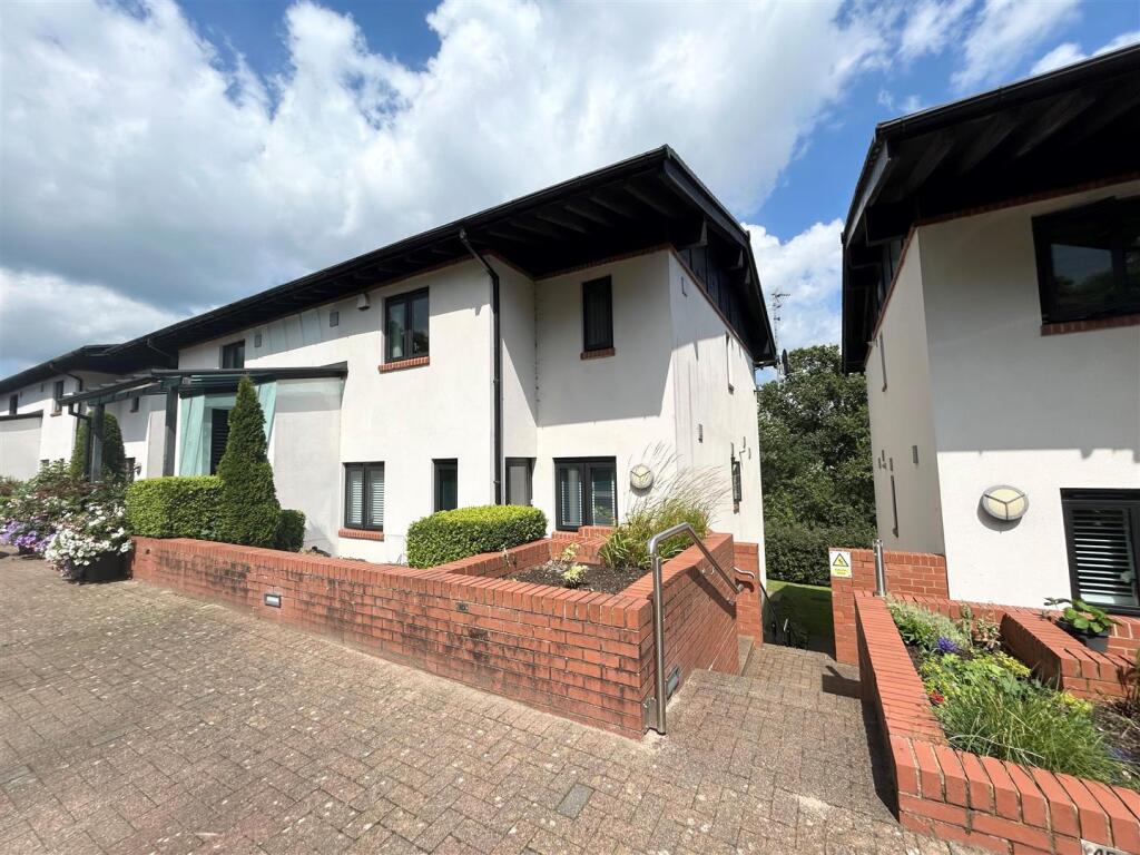Main image of property: Woodridge, Bridgend, CF31 4PE