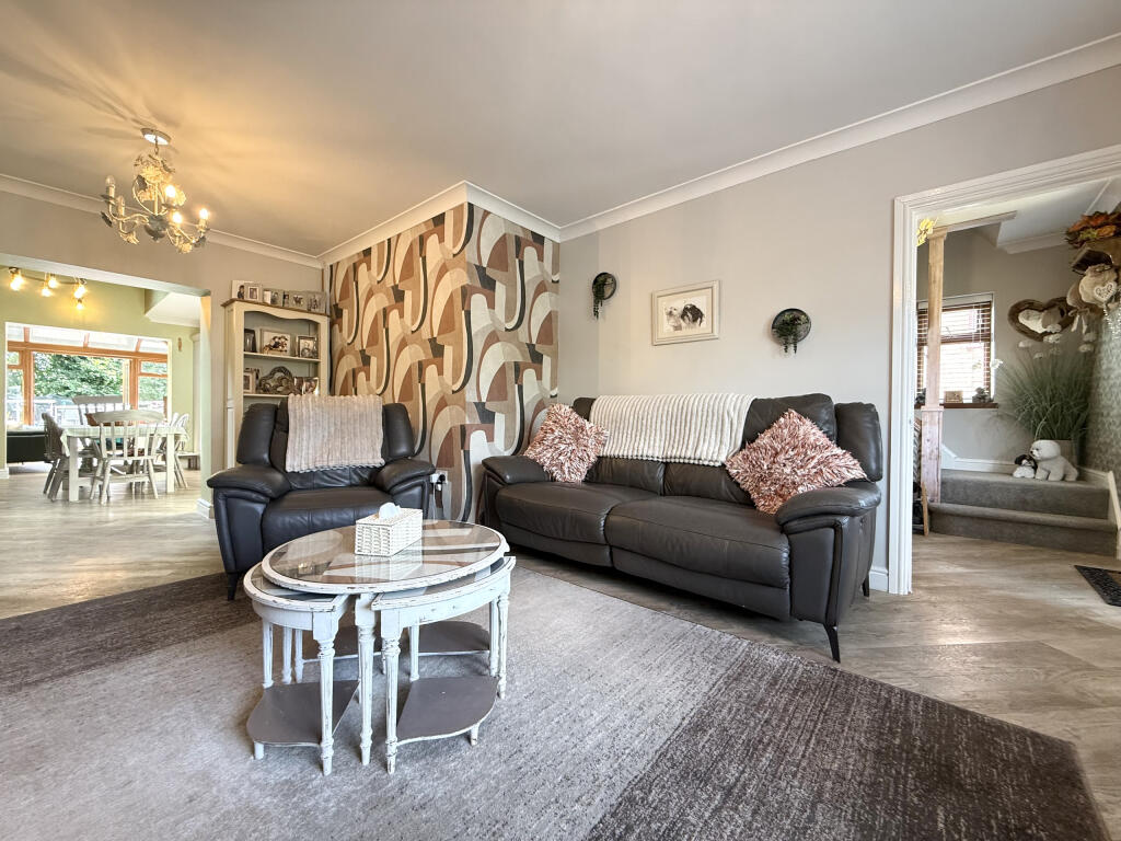 Gower Road, Cwmbach, Aberdare, Rhondda Cynon Taf - View 3