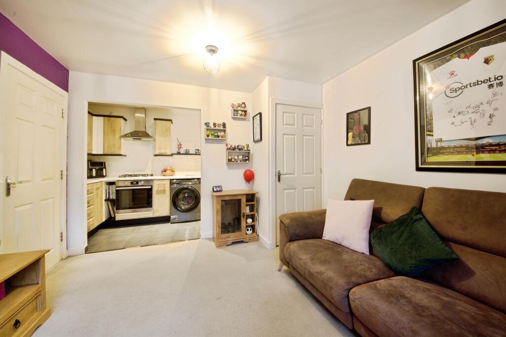 Apartment in Watford - More
