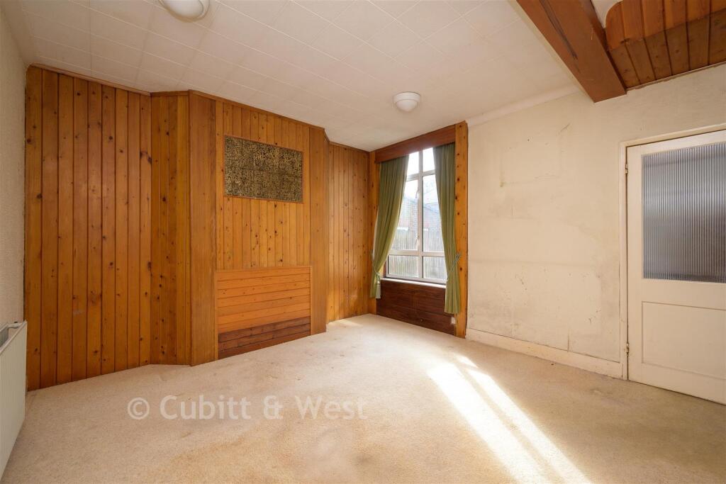 House in Reigate and Banstead, Surrey - View 4
