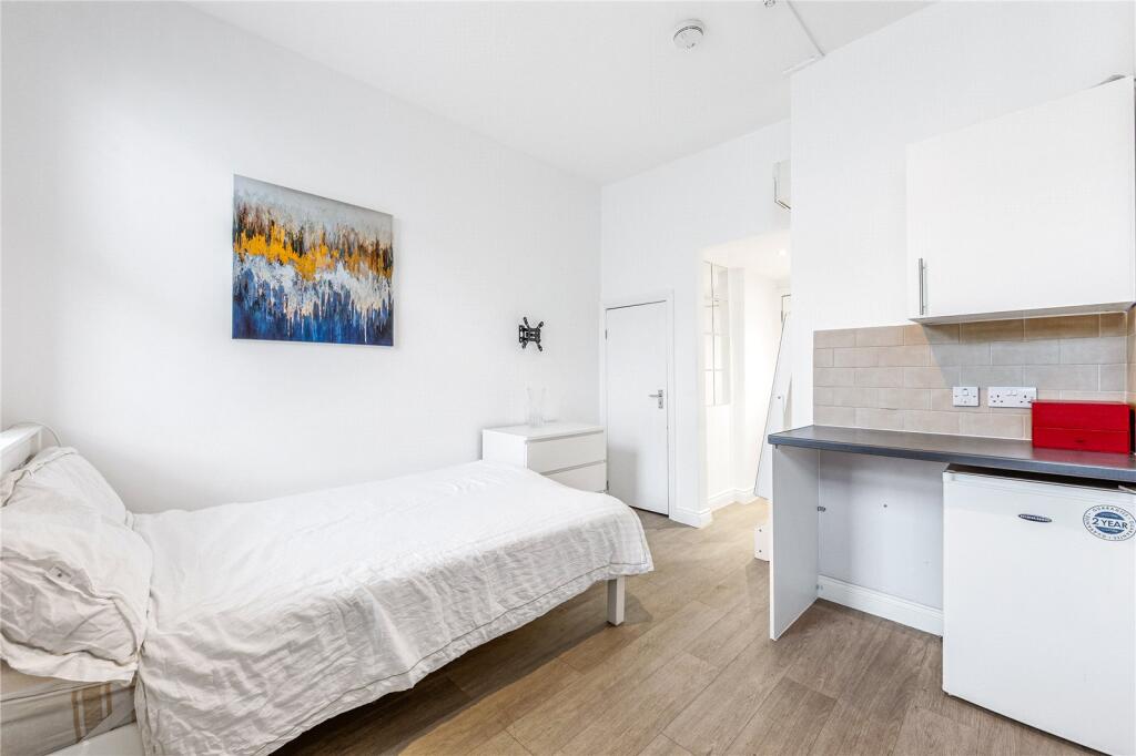 Warwick Road, London, SW5 photo 4