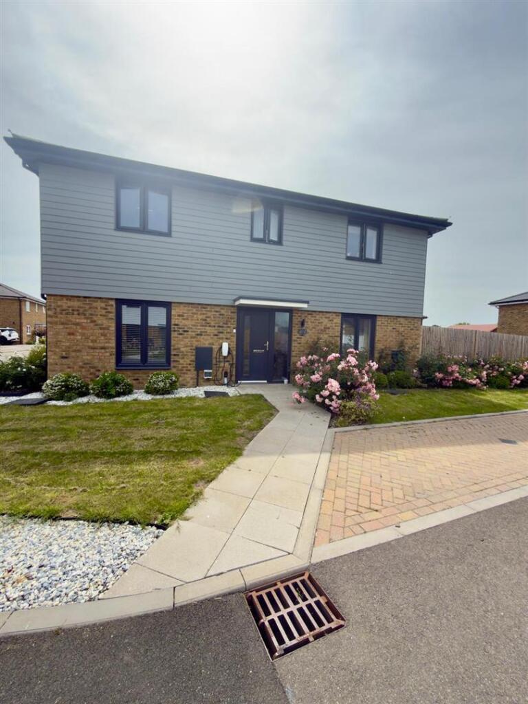 Main image of property: 1 Boleyn Close, New Romney