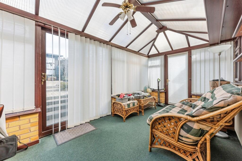 Bridge End Grove, Grantham - View 6