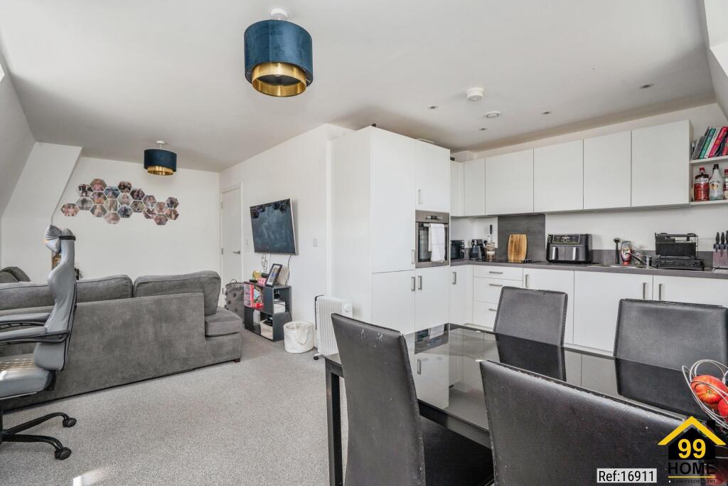 Apartment in Gosport, Hampshire - More